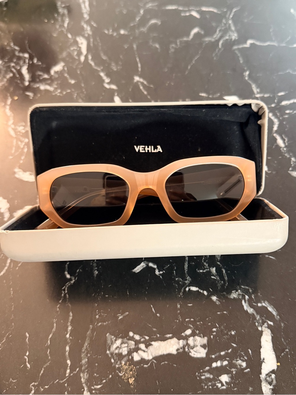 VEHLA Felix Sunglasses - TAUPE/SMOKE
